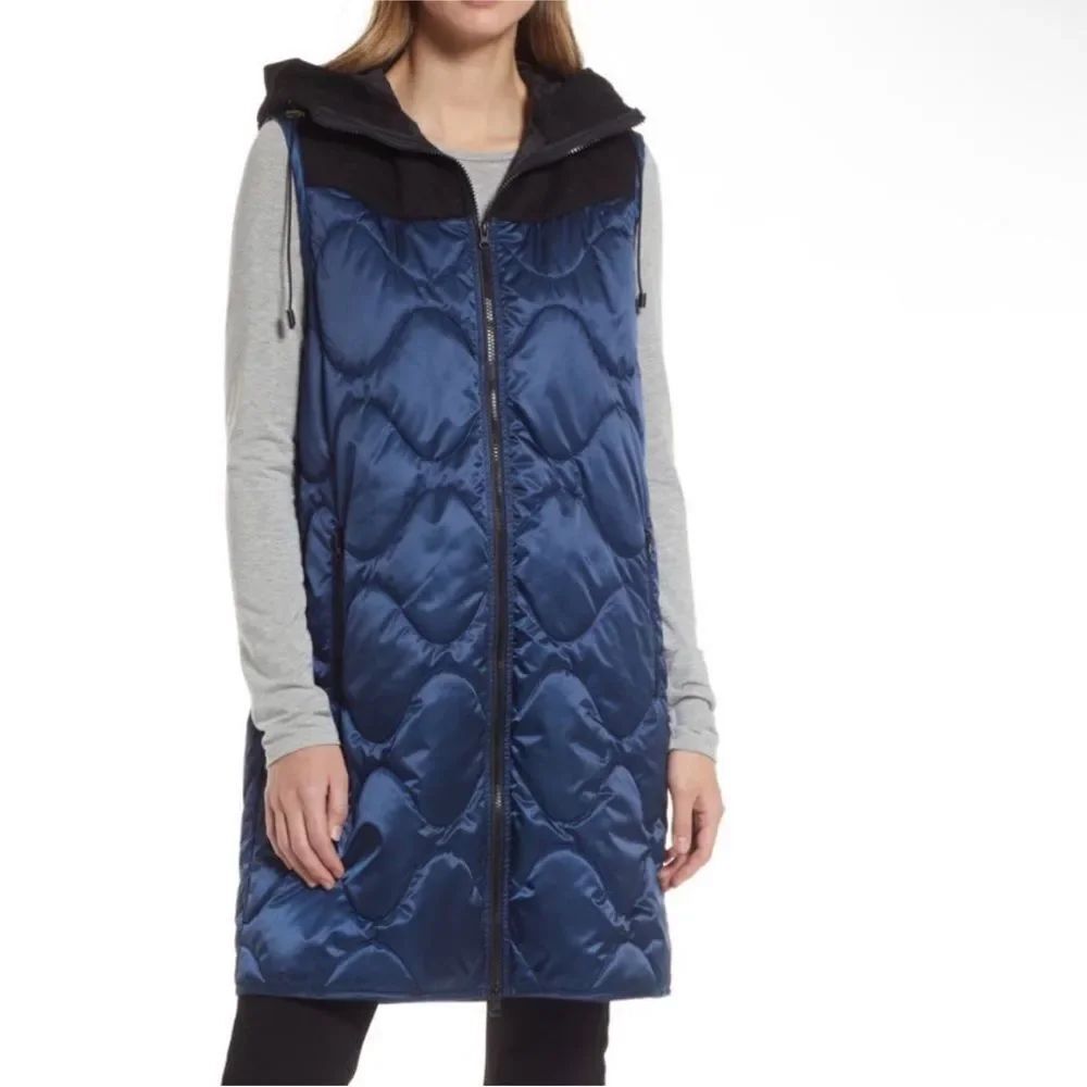 Bernardo NWT Longline Quilted Mixed Media
EcoPlume Vest Navy Large
